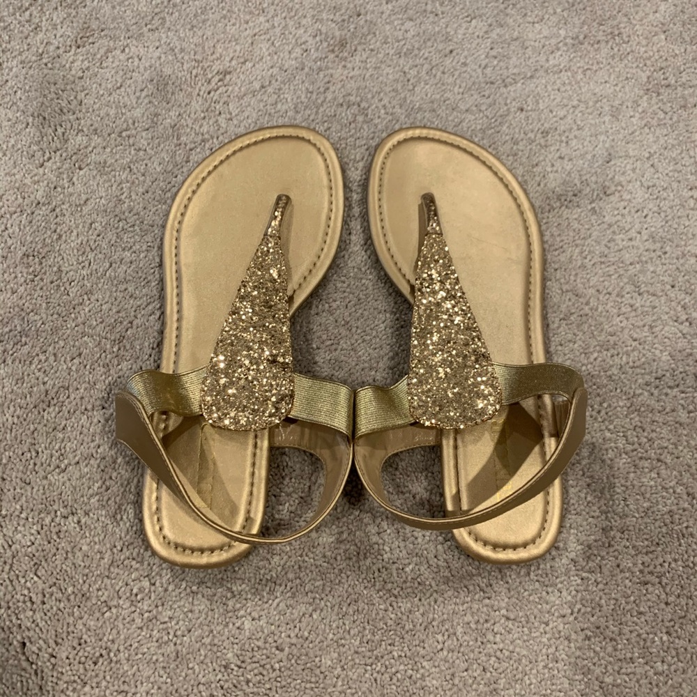 🔴➡️ 4/$10!!!!!⬅️🔴 
Gold Glitter sandals